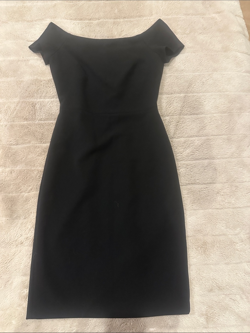 Alice + Olivia Black Off-Shoulder Sheath Dress